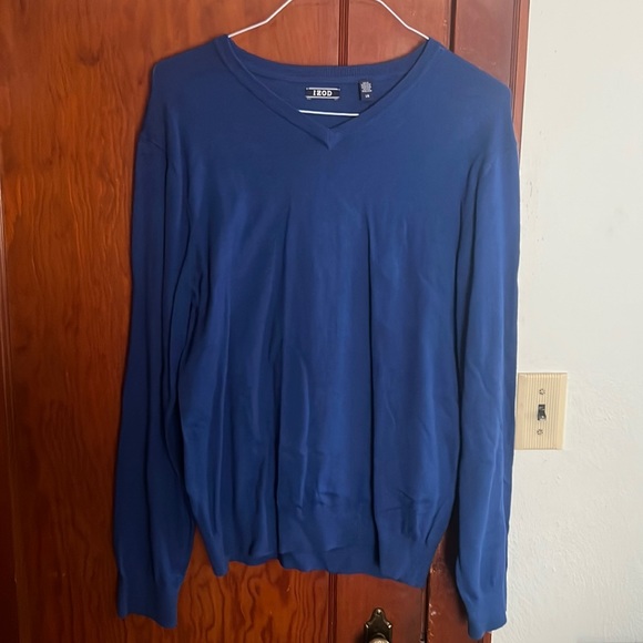 IZOD - Men’s Size Large - V Neck Sweater - Picture 1 of 2